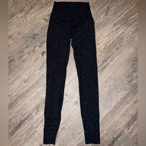 Lululemon High Rise Wunder Under Leggings Black Pattern Size 4 28” Inseam